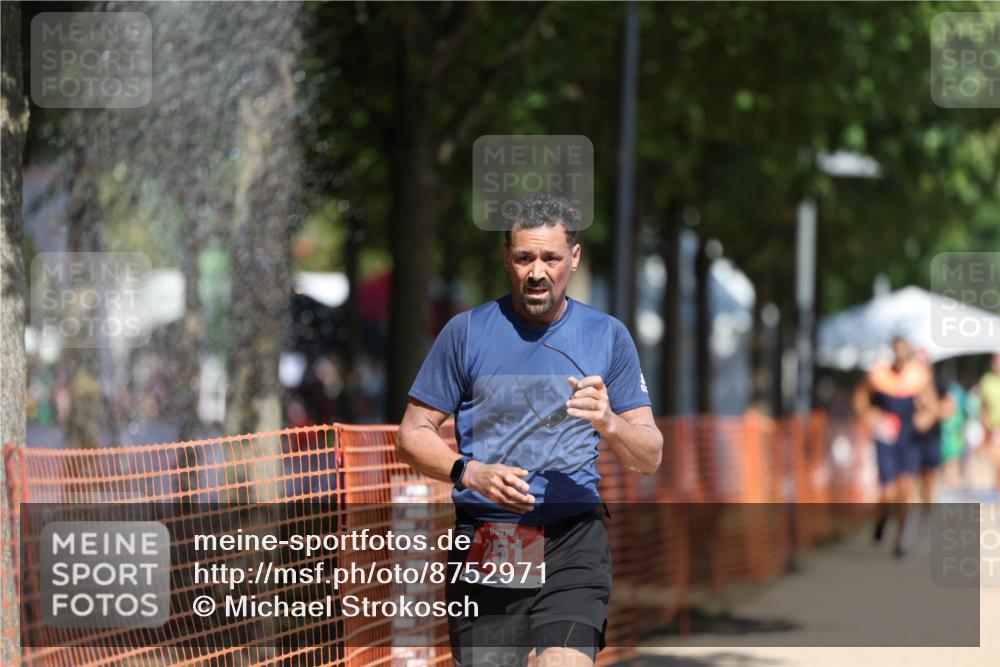 07.09.2025 - 19. Norderstedt Triathlon Michael Strokosch http://msf.ph/oto/8752971 07.09.2025 12:46:50 Laufen 251 meine-sportfotos.de