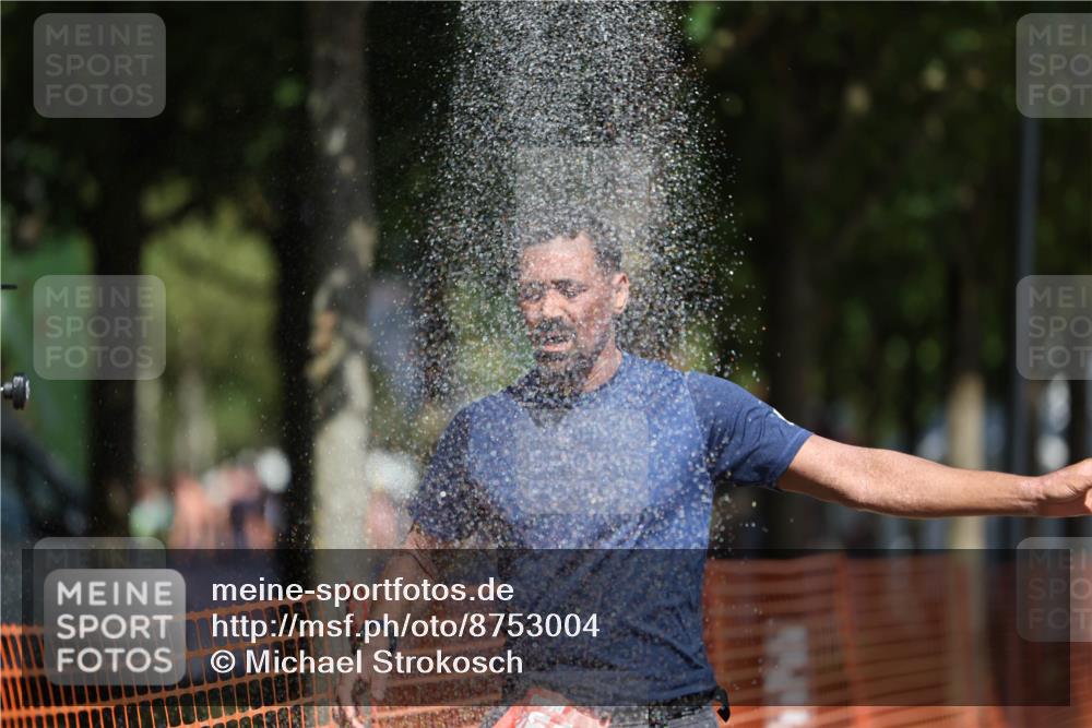 07.09.2025 - 19. Norderstedt Triathlon Michael Strokosch http://msf.ph/oto/8753004 07.09.2025 12:46:51 Laufen 251 meine-sportfotos.de