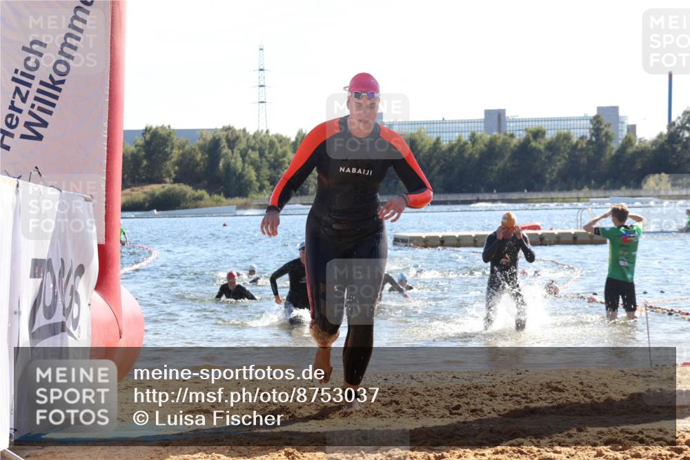 07.09.2025 - 19. Norderstedt Triathlon Luisa Fischer http://msf.ph/oto/8753037 07.09.2025 15:36:26 Schwimmen 1074, 1593 meine-sportfotos.de