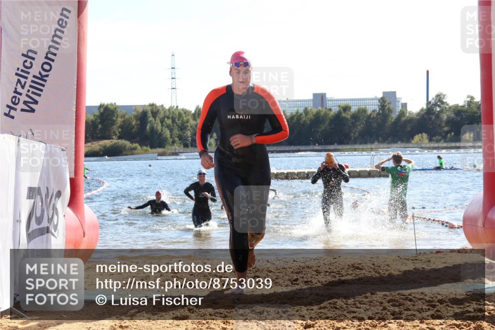 07.09.2025 - 19. Norderstedt Triathlon Luisa Fischer http://msf.ph/oto/8753039 07.09.2025 15:36:27 Schwimmen 1074, 1087, 1593 meine-sportfotos.de
