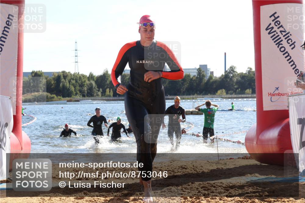 07.09.2025 - 19. Norderstedt Triathlon Luisa Fischer http://msf.ph/oto/8753046 07.09.2025 15:36:27 Schwimmen 1074, 1087, 1593 meine-sportfotos.de