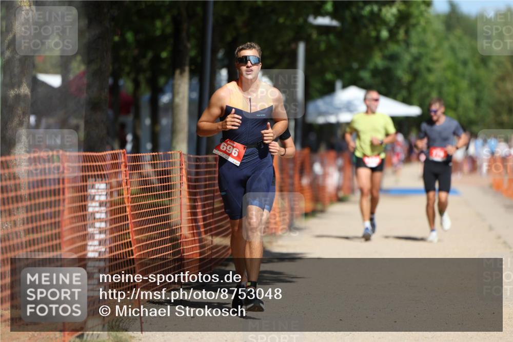 07.09.2025 - 19. Norderstedt Triathlon Michael Strokosch http://msf.ph/oto/8753048 07.09.2025 12:46:57 Laufen 696, 776, 1213 meine-sportfotos.de