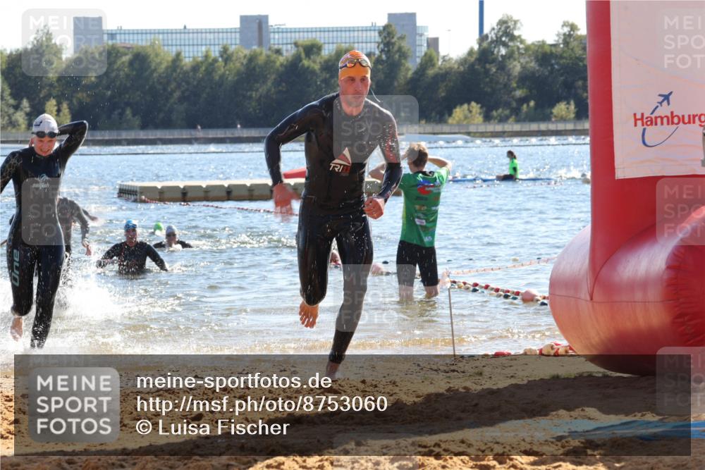 07.09.2025 - 19. Norderstedt Triathlon Luisa Fischer http://msf.ph/oto/8753060 07.09.2025 15:36:29 Schwimmen 1044, 1074, 1087, 1593 meine-sportfotos.de