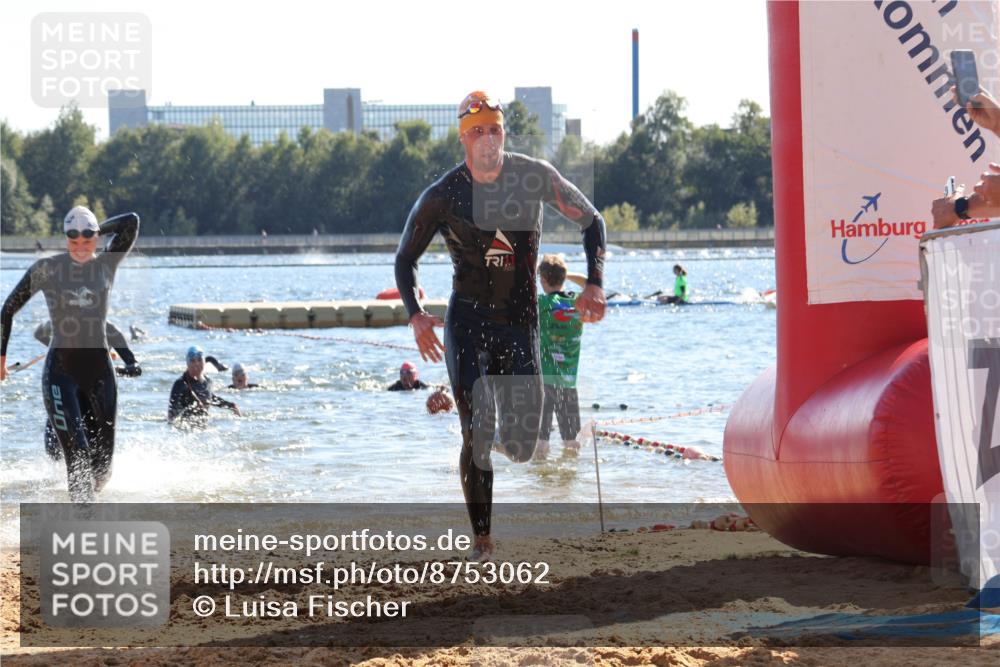 07.09.2025 - 19. Norderstedt Triathlon Luisa Fischer http://msf.ph/oto/8753062 07.09.2025 15:36:30 Schwimmen 1044, 1074, 1087, 1593 meine-sportfotos.de