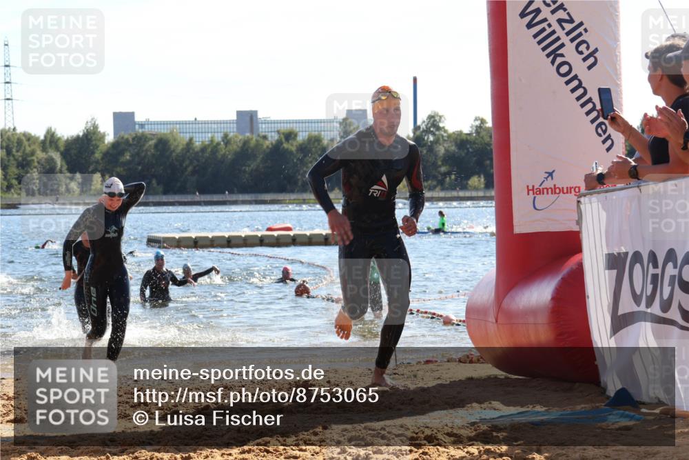 07.09.2025 - 19. Norderstedt Triathlon Luisa Fischer http://msf.ph/oto/8753065 07.09.2025 15:36:30 Schwimmen 1044, 1074, 1087, 1593 meine-sportfotos.de