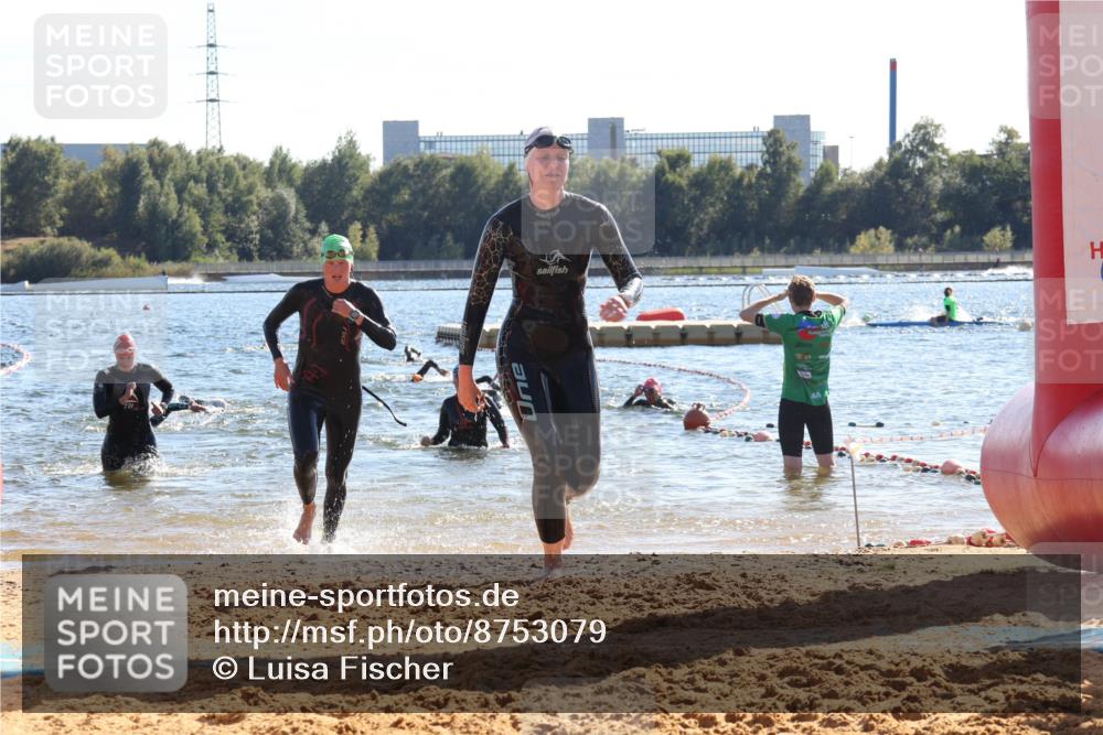 07.09.2025 - 19. Norderstedt Triathlon Luisa Fischer http://msf.ph/oto/8753079 07.09.2025 15:36:32 Schwimmen 1044, 1074, 1087, 1593 meine-sportfotos.de