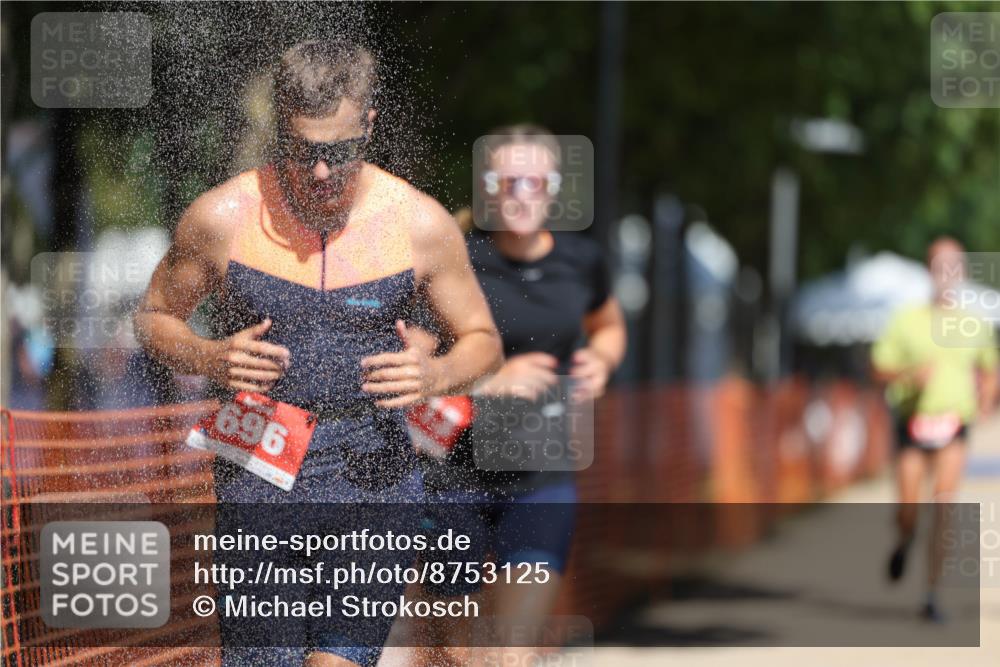 07.09.2025 - 19. Norderstedt Triathlon Michael Strokosch http://msf.ph/oto/8753125 07.09.2025 12:47:00 Laufen 696, 776, 1213, 1247 meine-sportfotos.de