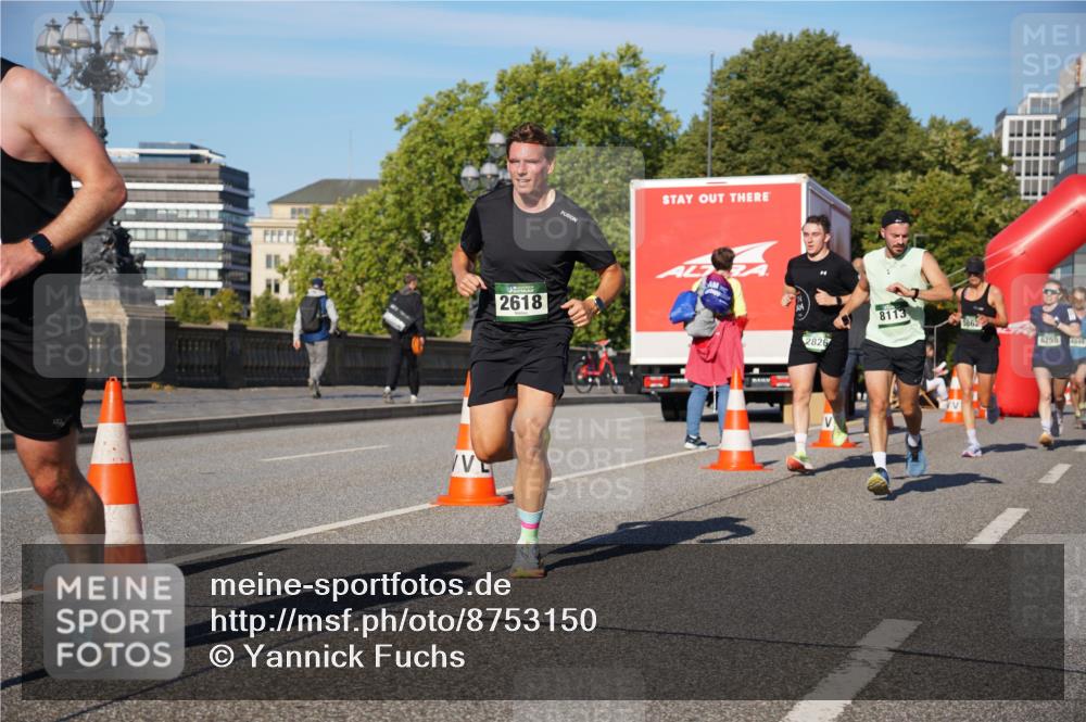 07.09.2025 - BARMER Alsterlauf Yannick Fuchs http://msf.ph/oto/8753150 07.09.2025 09:36:47 Laufen 2618, 8113, 5862, 2826, 6255 meine-sportfotos.de