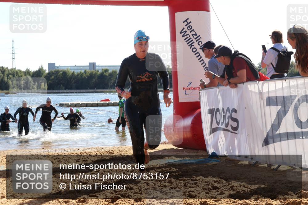 07.09.2025 - 19. Norderstedt Triathlon Luisa Fischer http://msf.ph/oto/8753157 07.09.2025 15:36:44 Schwimmen 1044, 1067, 1076, 1087, 1103 meine-sportfotos.de