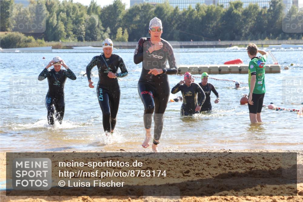 07.09.2025 - 19. Norderstedt Triathlon Luisa Fischer http://msf.ph/oto/8753174 07.09.2025 15:36:46 Schwimmen 1044, 1067, 1076, 1090, 1095, 1103 meine-sportfotos.de