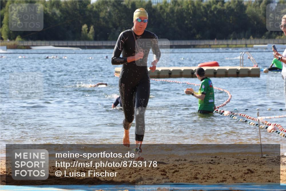 07.09.2025 - 19. Norderstedt Triathlon Luisa Fischer http://msf.ph/oto/8753178 07.09.2025 11:39:15 Schwimmen 168 meine-sportfotos.de