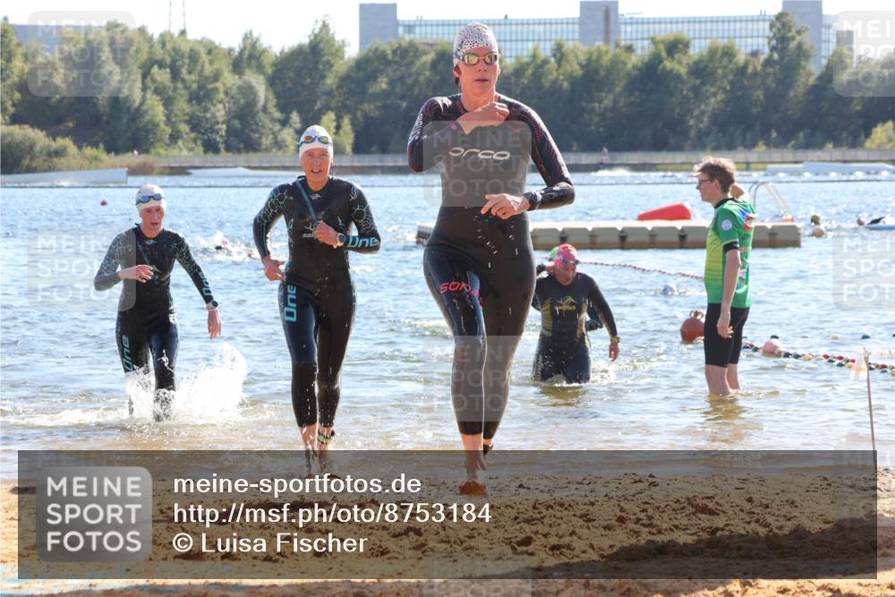 07.09.2025 - 19. Norderstedt Triathlon Luisa Fischer http://msf.ph/oto/8753184 07.09.2025 15:36:47 Schwimmen 1044, 1067, 1076, 1090, 1095, 1103 meine-sportfotos.de