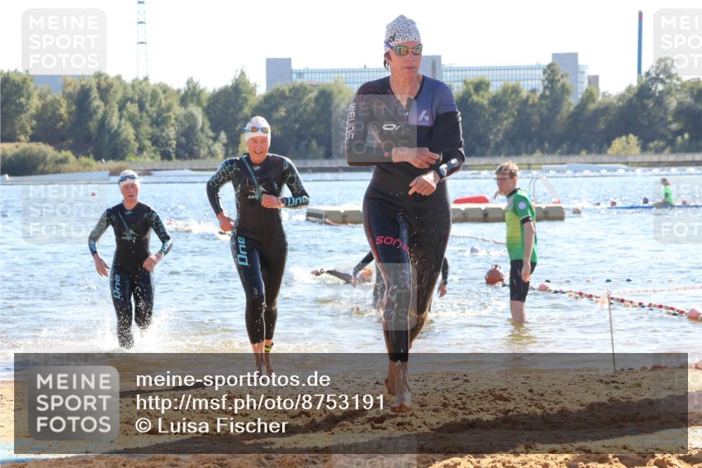 07.09.2025 - 19. Norderstedt Triathlon Luisa Fischer http://msf.ph/oto/8753191 07.09.2025 15:36:48 Schwimmen 1067, 1076, 1090, 1095, 1103 meine-sportfotos.de