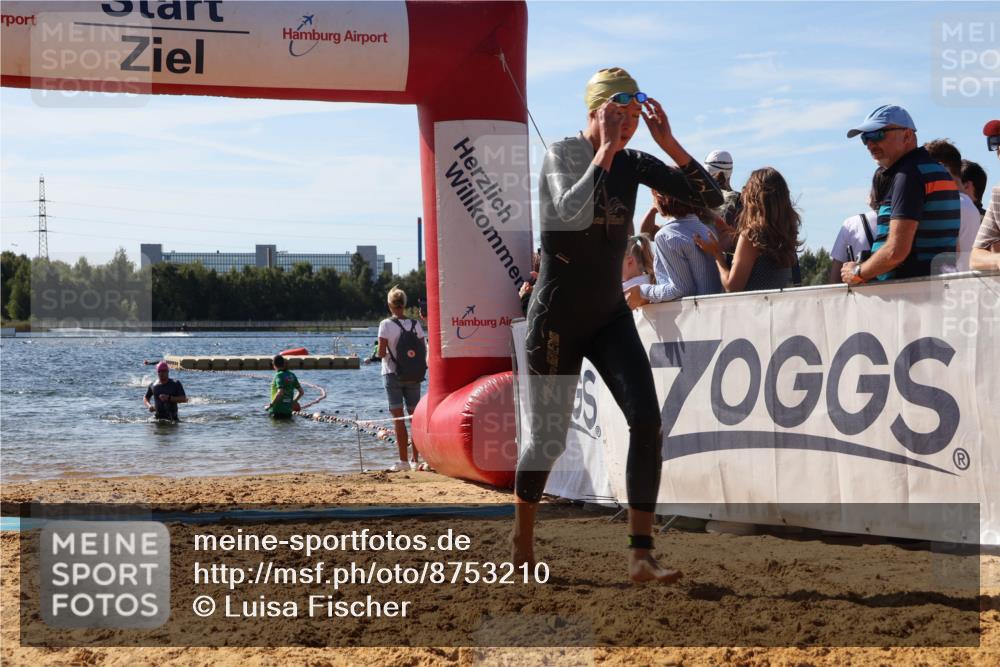 07.09.2025 - 19. Norderstedt Triathlon Luisa Fischer http://msf.ph/oto/8753210 07.09.2025 11:39:18 Schwimmen 168 meine-sportfotos.de