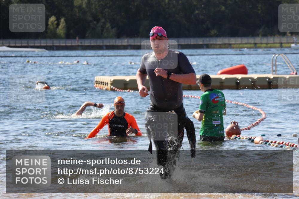 07.09.2025 - 19. Norderstedt Triathlon Luisa Fischer http://msf.ph/oto/8753224 07.09.2025 11:39:24 Schwimmen 168, 1346 meine-sportfotos.de