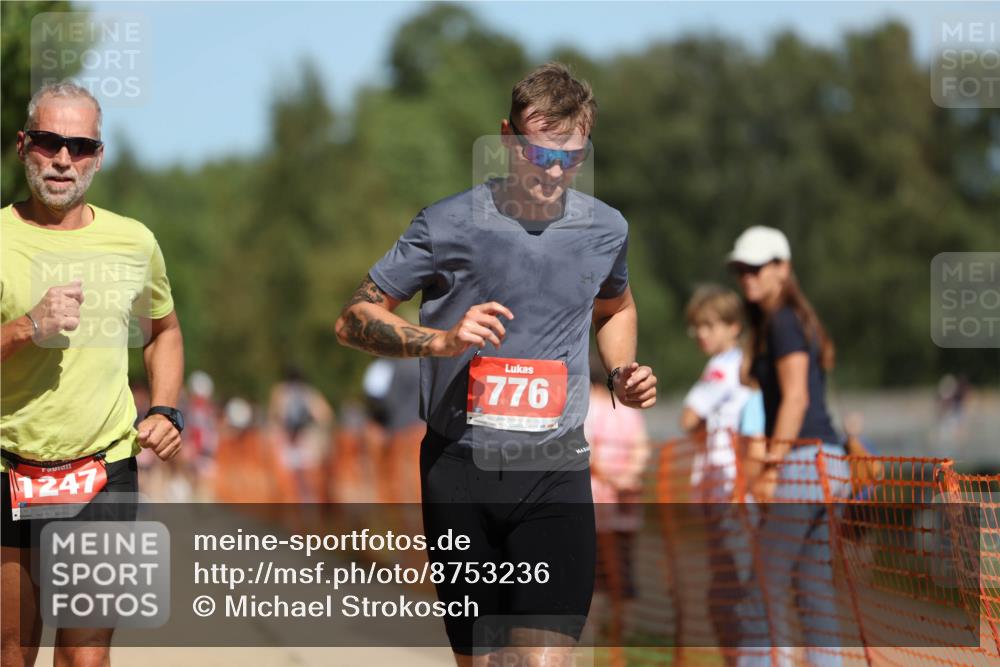 07.09.2025 - 19. Norderstedt Triathlon Michael Strokosch http://msf.ph/oto/8753236 07.09.2025 12:47:05 Laufen 776, 1213, 1247 meine-sportfotos.de