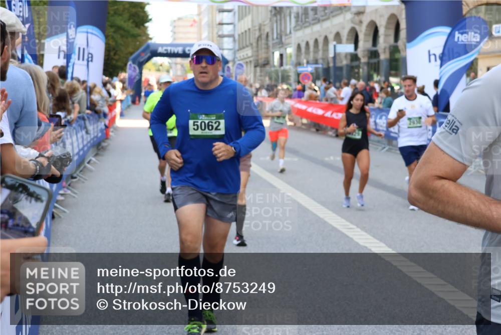 07.09.2025 - BARMER Alsterlauf Strokosch-Dieckow http://msf.ph/oto/8753249 07.09.2025 10:14:37 Ziel 2736, 3455, 3722, 3736, 3771, 3904, 4520, 4607, 4608, 4883, 5036, 5270, 5271, 5280, 5281, 6344, 6345, 8413 meine-sportfotos.de