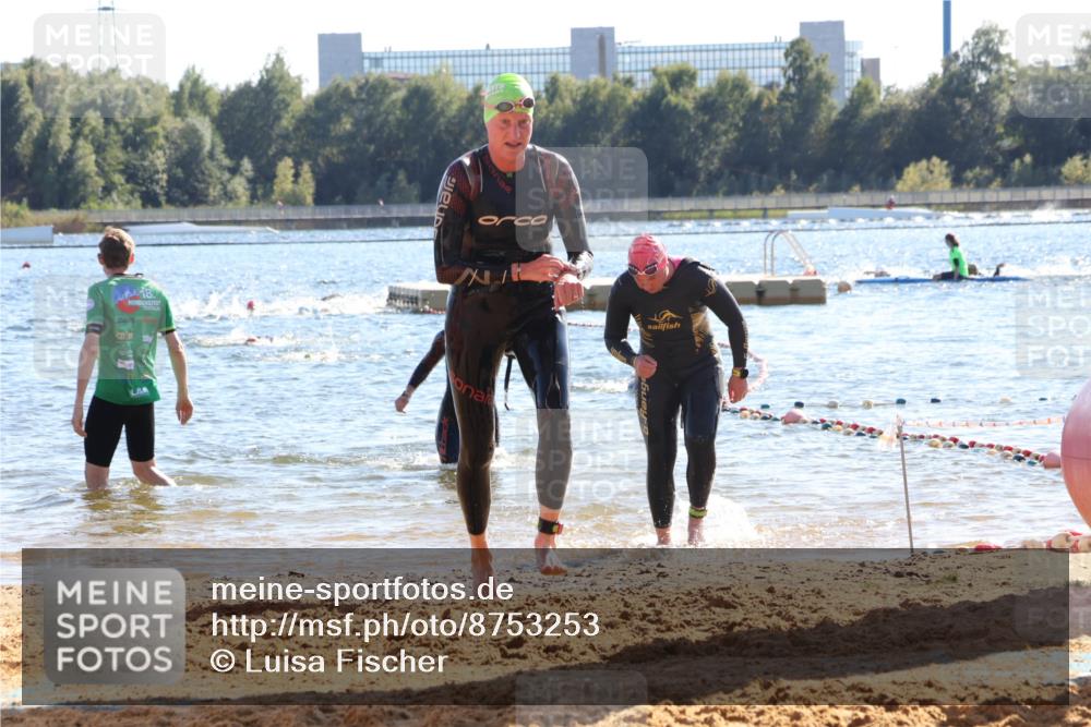 07.09.2025 - 19. Norderstedt Triathlon Luisa Fischer http://msf.ph/oto/8753253 07.09.2025 15:36:55 Schwimmen 1076, 1079, 1090, 1095, 1103 meine-sportfotos.de