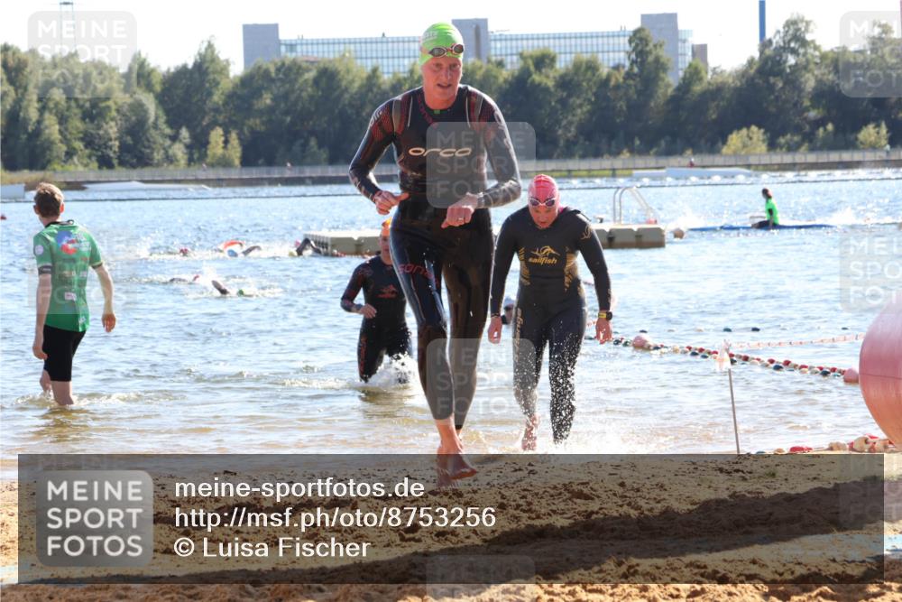 07.09.2025 - 19. Norderstedt Triathlon Luisa Fischer http://msf.ph/oto/8753256 07.09.2025 15:36:55 Schwimmen 1076, 1079, 1090, 1095, 1103 meine-sportfotos.de