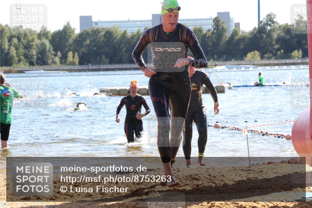 07.09.2025 - 19. Norderstedt Triathlon Luisa Fischer http://msf.ph/oto/8753263 07.09.2025 15:36:56 Schwimmen 1076, 1079, 1090, 1091, 1095 meine-sportfotos.de