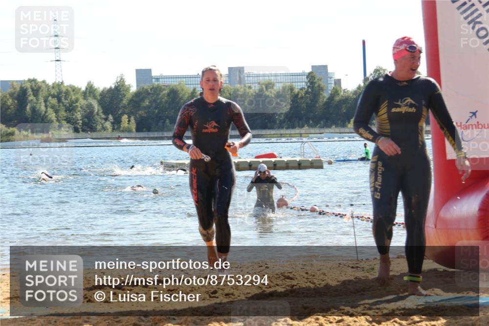 07.09.2025 - 19. Norderstedt Triathlon Luisa Fischer http://msf.ph/oto/8753294 07.09.2025 15:37:02 Schwimmen 1052, 1079, 1090, 1091, 1095 meine-sportfotos.de