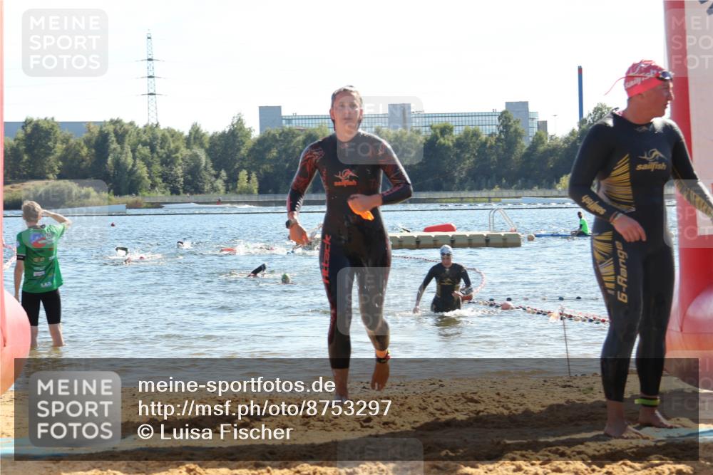 07.09.2025 - 19. Norderstedt Triathlon Luisa Fischer http://msf.ph/oto/8753297 07.09.2025 15:37:02 Schwimmen 1052, 1079, 1090, 1091, 1095 meine-sportfotos.de