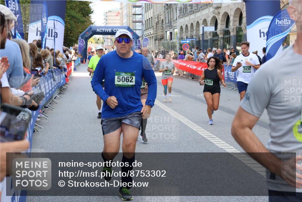 07.09.2025 - BARMER Alsterlauf Strokosch-Dieckow http://msf.ph/oto/8753302 07.09.2025 10:14:37 Ziel 2736, 3455, 3722, 3736, 3771, 3904, 4520, 4607, 4608, 4883, 5036, 5270, 5271, 5280, 5281, 6344, 6345, 8413 meine-sportfotos.de