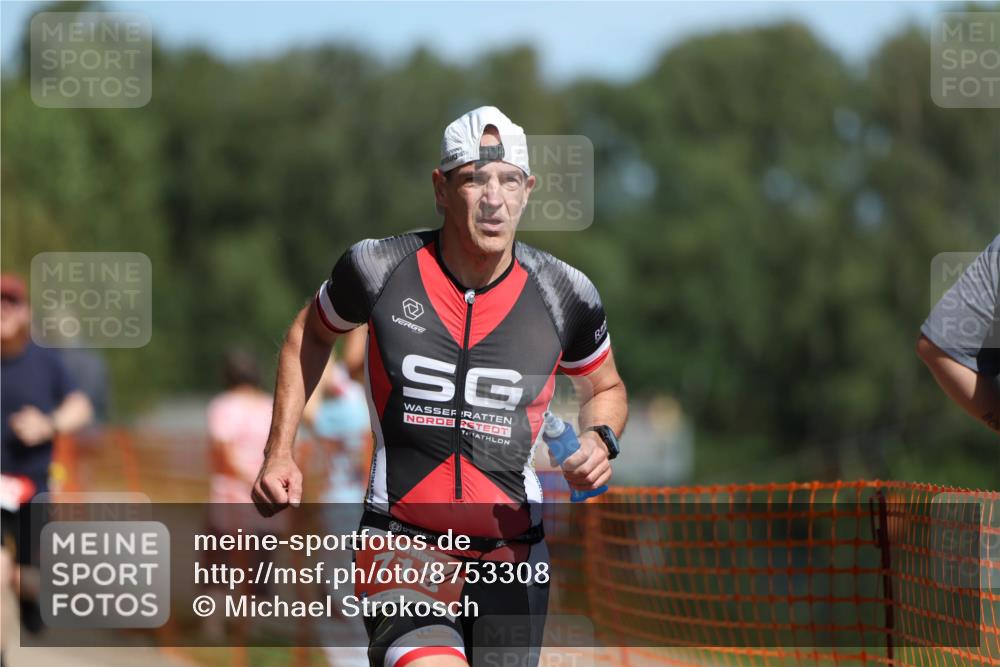 07.09.2025 - 19. Norderstedt Triathlon Michael Strokosch http://msf.ph/oto/8753308 07.09.2025 12:47:19 Laufen 151, 227, 713 meine-sportfotos.de