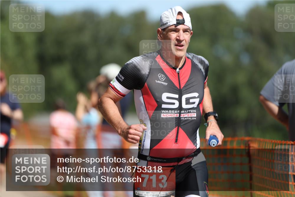 07.09.2025 - 19. Norderstedt Triathlon Michael Strokosch http://msf.ph/oto/8753318 07.09.2025 12:47:19 Laufen 151, 227, 713 meine-sportfotos.de