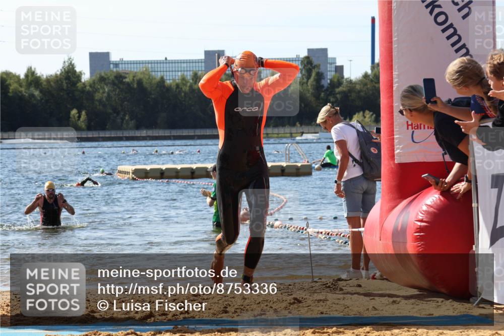 07.09.2025 - 19. Norderstedt Triathlon Luisa Fischer http://msf.ph/oto/8753336 07.09.2025 11:39:35 Schwimmen 1233, 1346 meine-sportfotos.de