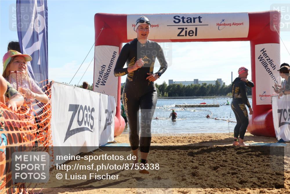 07.09.2025 - 19. Norderstedt Triathlon Luisa Fischer http://msf.ph/oto/8753338 07.09.2025 15:37:13 Schwimmen 1052, 1091, 1096 meine-sportfotos.de