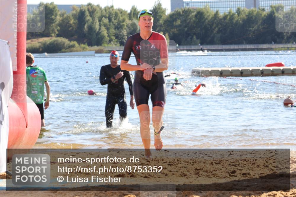 07.09.2025 - 19. Norderstedt Triathlon Luisa Fischer http://msf.ph/oto/8753352 07.09.2025 15:37:22 Schwimmen 1096, 1100 meine-sportfotos.de