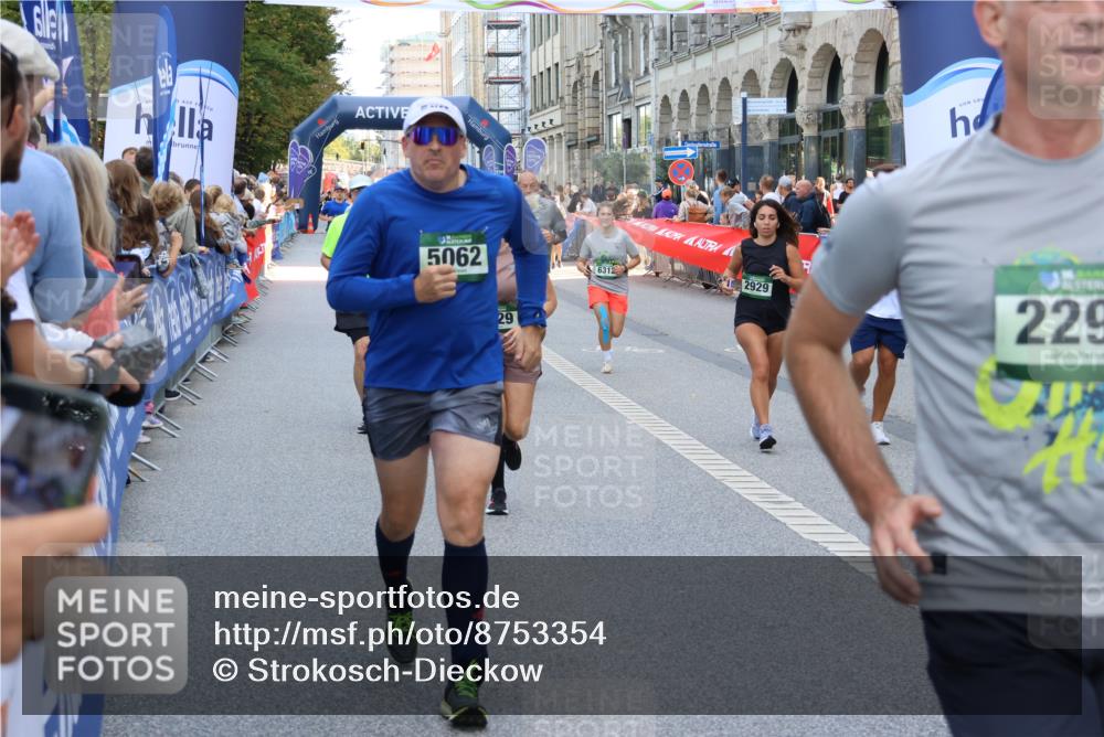 07.09.2025 - BARMER Alsterlauf Strokosch-Dieckow http://msf.ph/oto/8753354 07.09.2025 10:14:37 Ziel 2736, 3455, 3722, 3736, 3771, 3904, 4520, 4607, 4608, 4883, 5036, 5270, 5271, 5280, 5281, 6344, 6345, 8413 meine-sportfotos.de