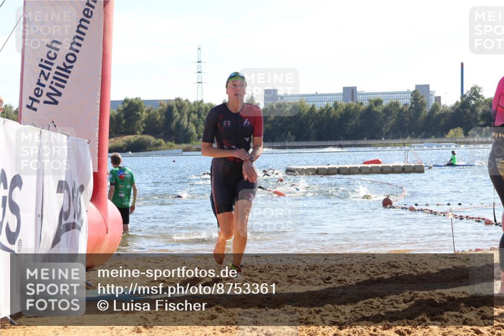 07.09.2025 - 19. Norderstedt Triathlon Luisa Fischer http://msf.ph/oto/8753361 07.09.2025 15:37:23 Schwimmen 1096, 1100 meine-sportfotos.de