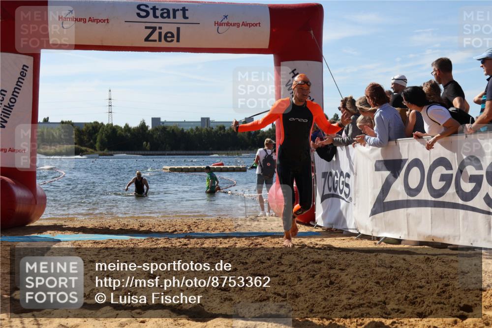 07.09.2025 - 19. Norderstedt Triathlon Luisa Fischer http://msf.ph/oto/8753362 07.09.2025 11:39:37 Schwimmen 1233, 1346 meine-sportfotos.de