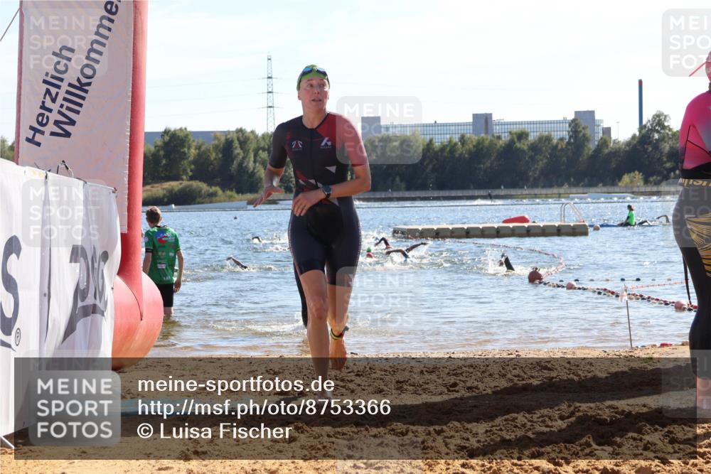 07.09.2025 - 19. Norderstedt Triathlon Luisa Fischer http://msf.ph/oto/8753366 07.09.2025 15:37:24 Schwimmen 1096, 1100, 1600 meine-sportfotos.de
