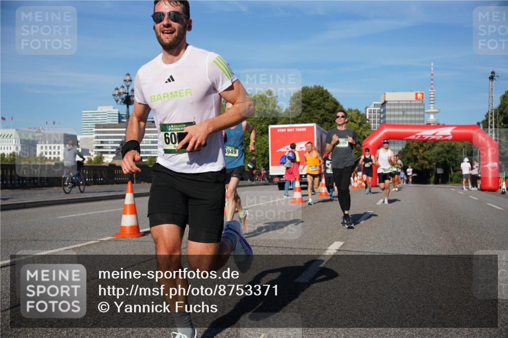 07.09.2025 - BARMER Alsterlauf Yannick Fuchs http://msf.ph/oto/8753371 07.09.2025 09:36:53 Laufen 136, 60, 1949, 699 meine-sportfotos.de