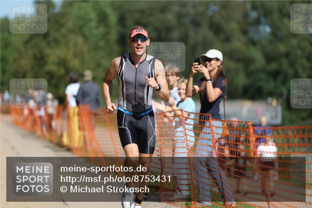 07.09.2025 - 19. Norderstedt Triathlon Michael Strokosch http://msf.ph/oto/8753431 07.09.2025 12:47:24 Laufen 151, 227 meine-sportfotos.de