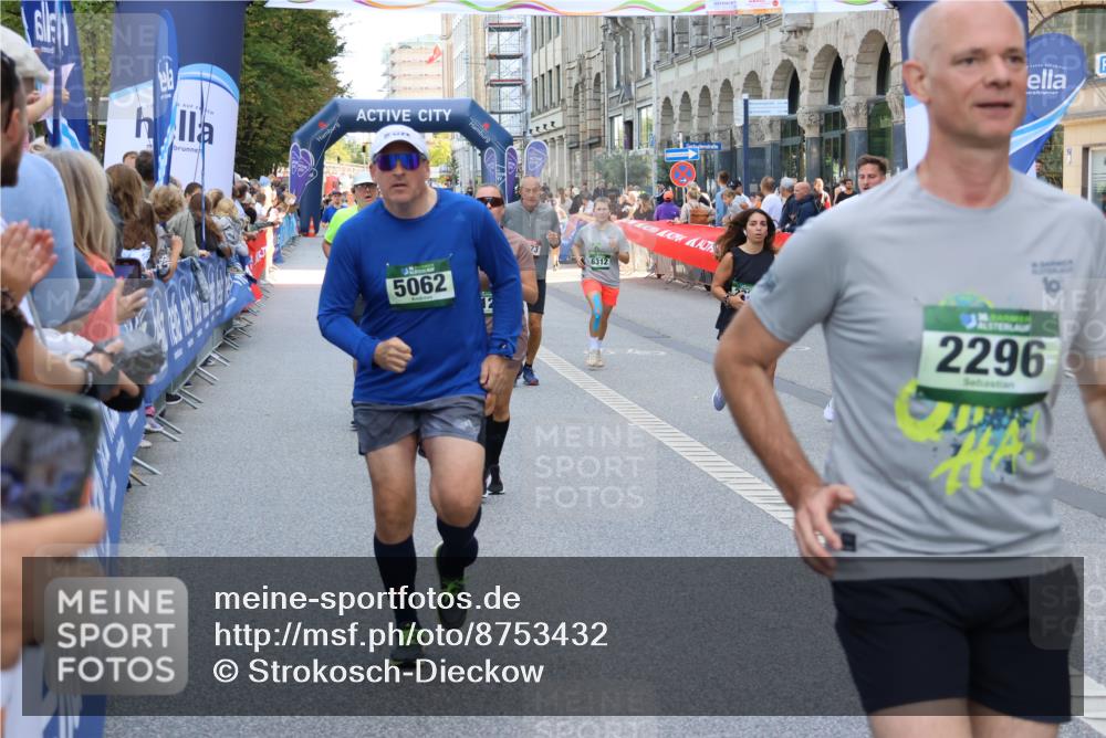 07.09.2025 - BARMER Alsterlauf Strokosch-Dieckow http://msf.ph/oto/8753432 07.09.2025 10:14:37 Ziel 2736, 3455, 3722, 3736, 3771, 3904, 4520, 4607, 4608, 4883, 5036, 5270, 5271, 5280, 5281, 6344, 6345, 8413 meine-sportfotos.de