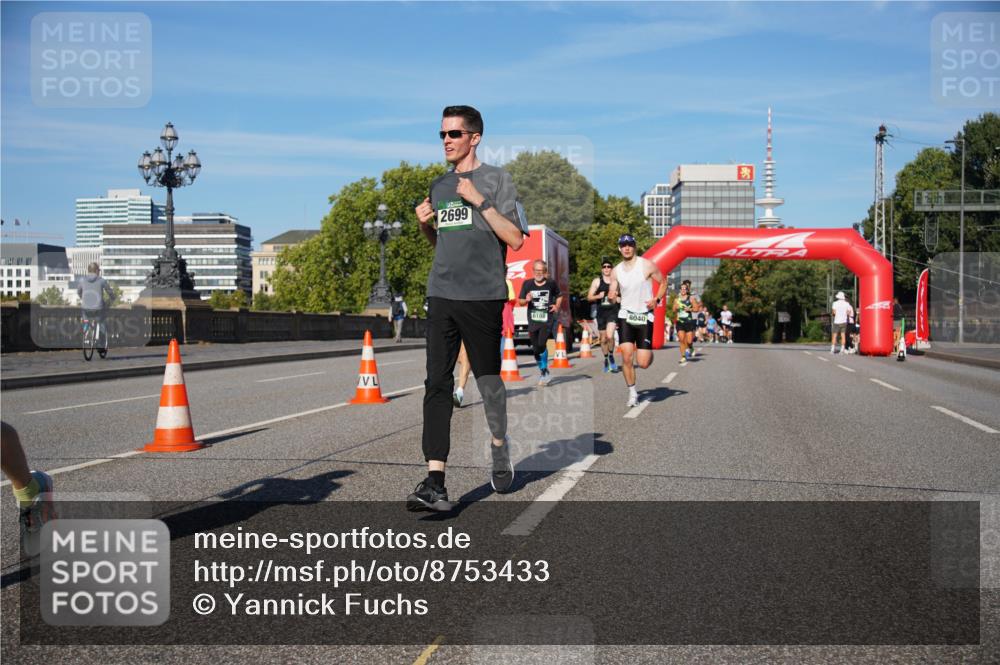07.09.2025 - BARMER Alsterlauf Yannick Fuchs http://msf.ph/oto/8753433 07.09.2025 09:36:54 Laufen 2699, 6108, 8040 meine-sportfotos.de