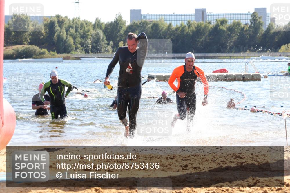 07.09.2025 - 19. Norderstedt Triathlon Luisa Fischer http://msf.ph/oto/8753436 07.09.2025 15:37:38 Schwimmen 1552, 1597, 1600 meine-sportfotos.de