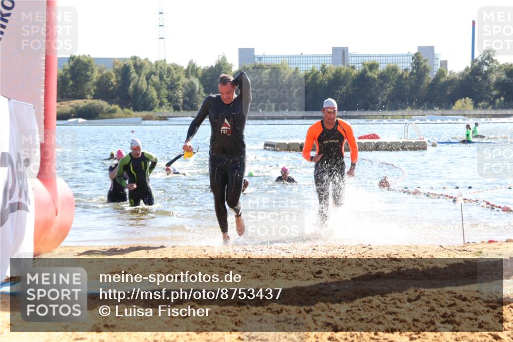 07.09.2025 - 19. Norderstedt Triathlon Luisa Fischer http://msf.ph/oto/8753437 07.09.2025 15:37:38 Schwimmen 1552, 1597, 1600 meine-sportfotos.de