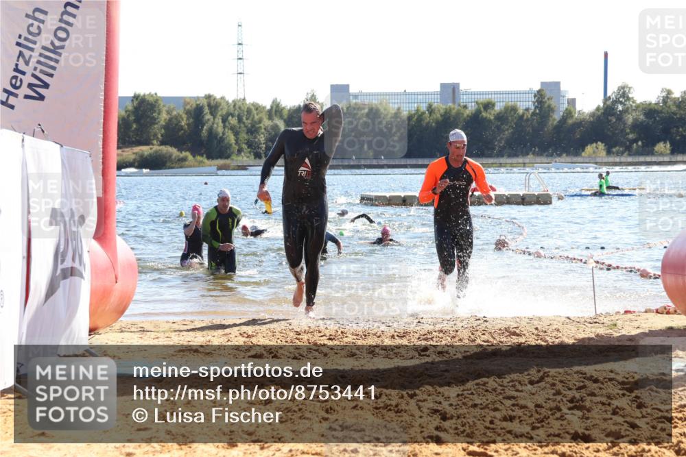 07.09.2025 - 19. Norderstedt Triathlon Luisa Fischer http://msf.ph/oto/8753441 07.09.2025 15:37:39 Schwimmen 1552, 1597, 1600 meine-sportfotos.de