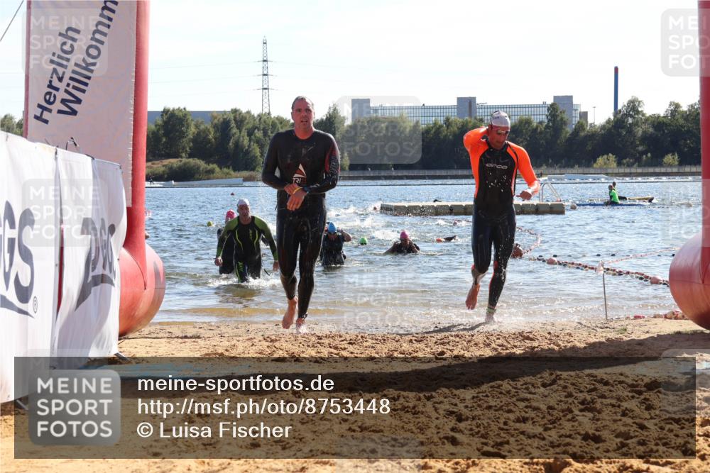 07.09.2025 - 19. Norderstedt Triathlon Luisa Fischer http://msf.ph/oto/8753448 07.09.2025 15:37:39 Schwimmen 1552, 1597, 1600 meine-sportfotos.de
