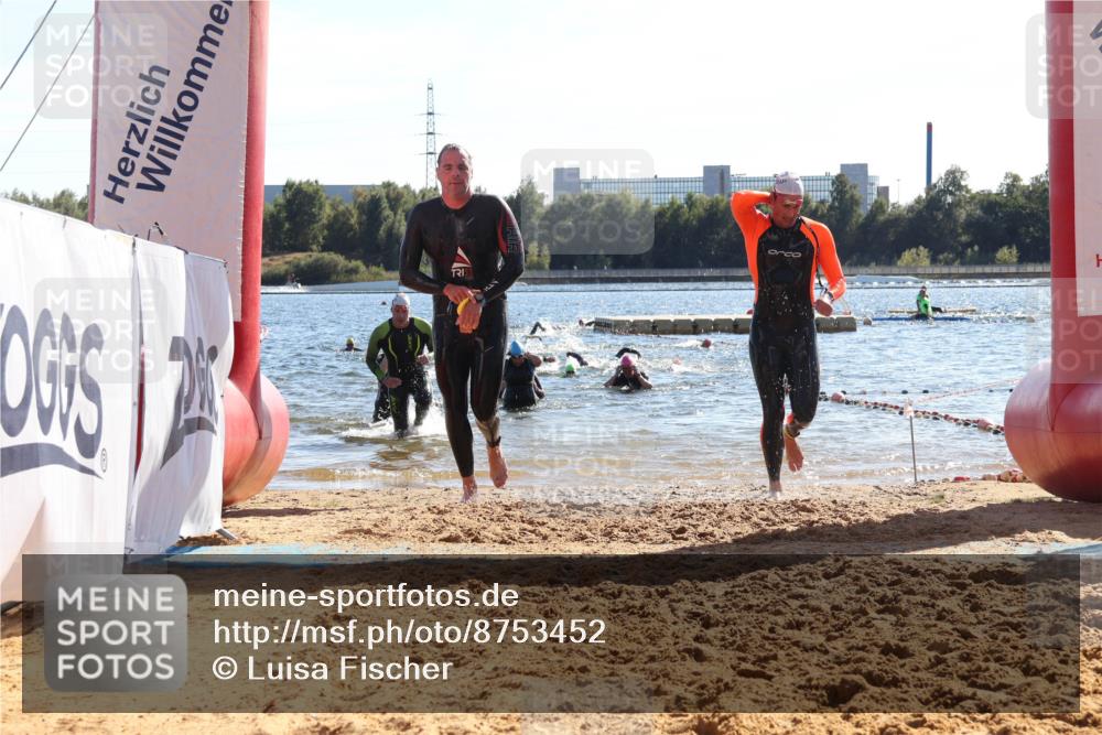 07.09.2025 - 19. Norderstedt Triathlon Luisa Fischer http://msf.ph/oto/8753452 07.09.2025 15:37:40 Schwimmen 1552, 1597, 1600, 1604 meine-sportfotos.de