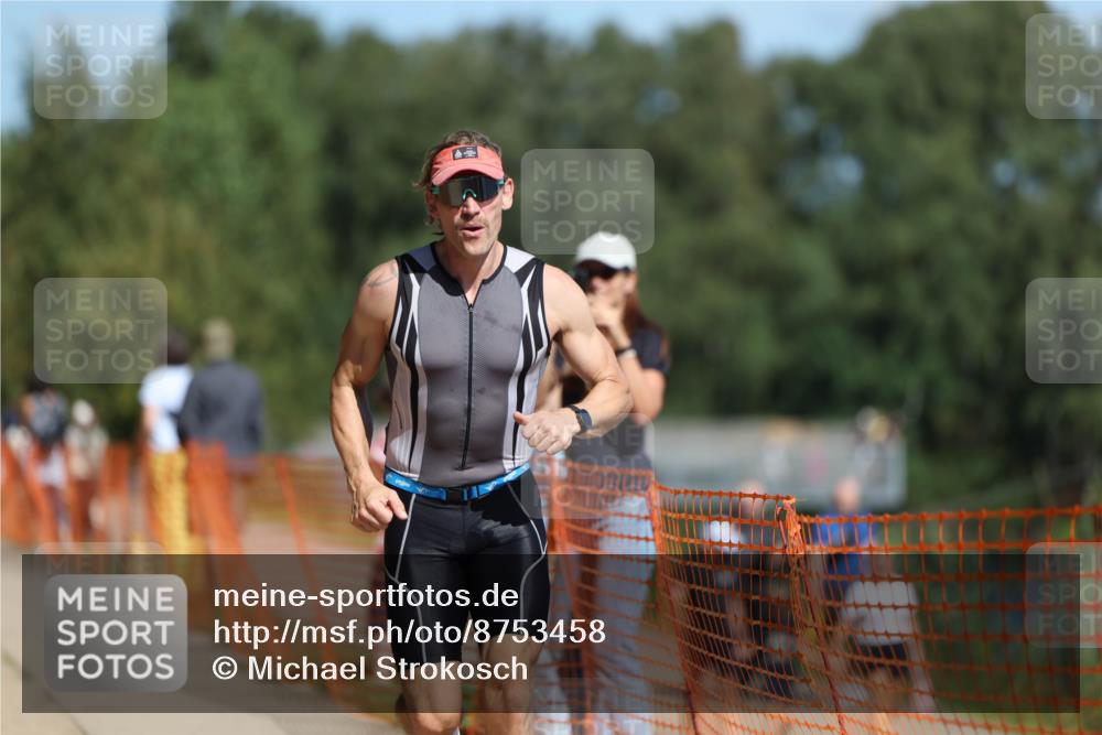 07.09.2025 - 19. Norderstedt Triathlon Michael Strokosch http://msf.ph/oto/8753458 07.09.2025 12:47:24 Laufen 151, 227 meine-sportfotos.de