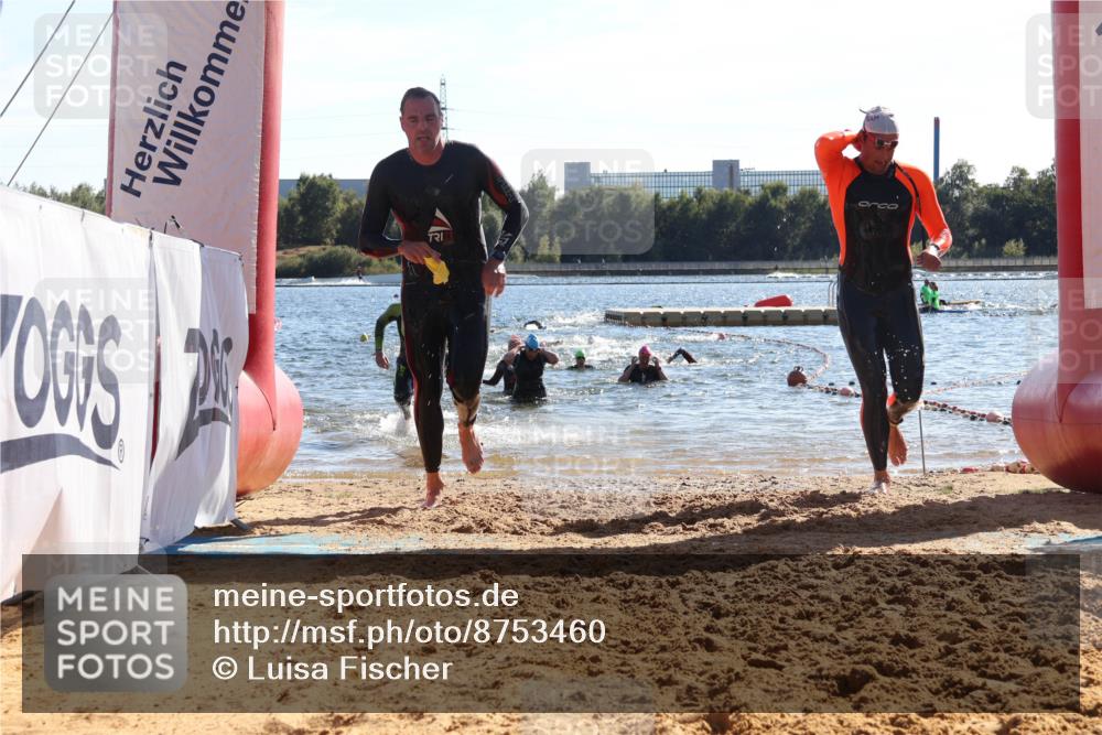 07.09.2025 - 19. Norderstedt Triathlon Luisa Fischer http://msf.ph/oto/8753460 07.09.2025 15:37:40 Schwimmen 1552, 1597, 1600, 1604 meine-sportfotos.de