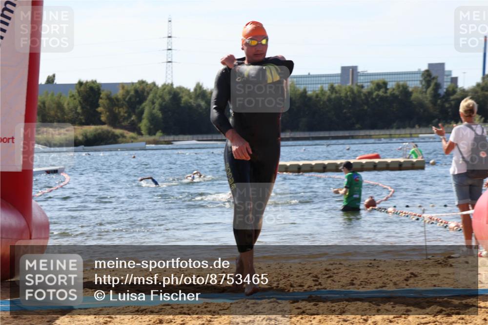 07.09.2025 - 19. Norderstedt Triathlon Luisa Fischer http://msf.ph/oto/8753465 07.09.2025 11:40:15 Schwimmen 1272 meine-sportfotos.de
