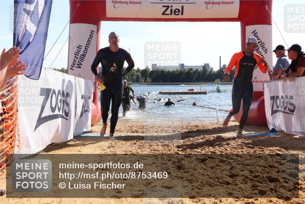 07.09.2025 - 19. Norderstedt Triathlon Luisa Fischer http://msf.ph/oto/8753469 07.09.2025 15:37:41 Schwimmen 1552, 1597, 1600, 1604 meine-sportfotos.de