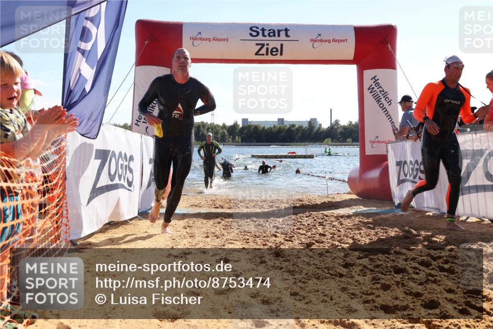 07.09.2025 - 19. Norderstedt Triathlon Luisa Fischer http://msf.ph/oto/8753474 07.09.2025 15:37:42 Schwimmen 1552, 1597, 1600, 1604 meine-sportfotos.de